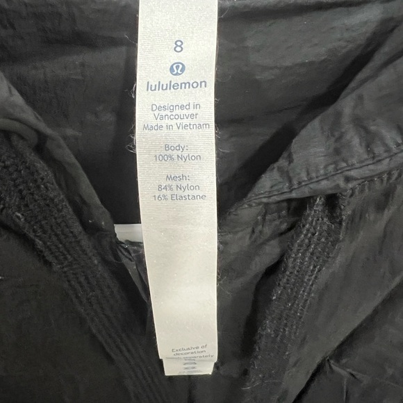 Lululemon Black Cropped Windbeaker - Picture 3 of 4